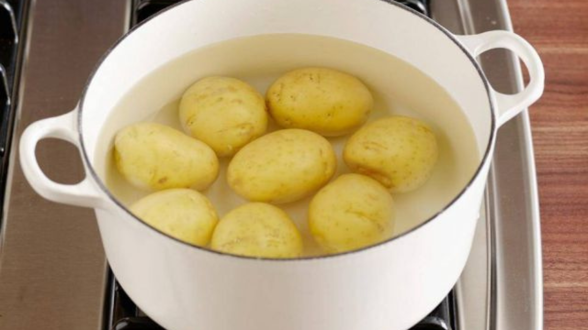 مدة سلق البطاطس