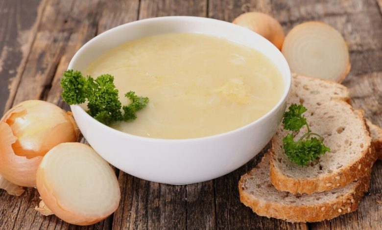 إفادتي فوائد شوربة البصل: دليل شامل للصحة، المناعة، وطرق التحضير الصحية فوائد شوربة البصل